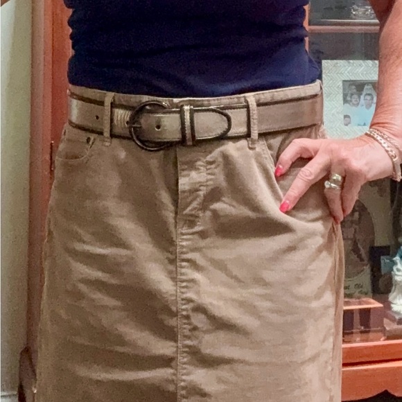 Gap Tan Corduroy Skirt Mid Length 1969 size 12 - Picture 10 of 12